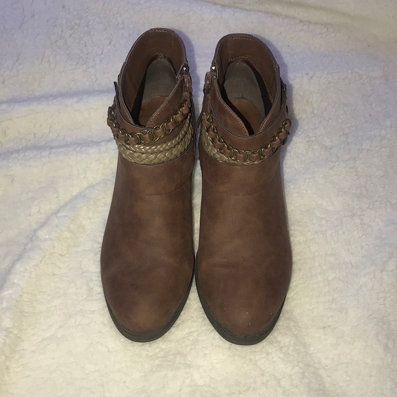 SOLD 🌟Booties - Picture 3 of 6